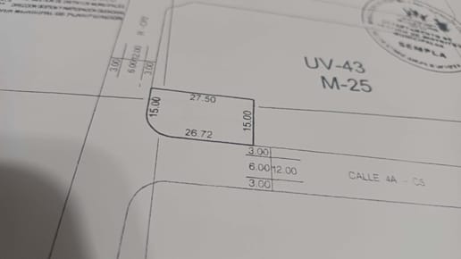Casa en esquina a 1 cuadra de la Avenida Virgen de Cotoca