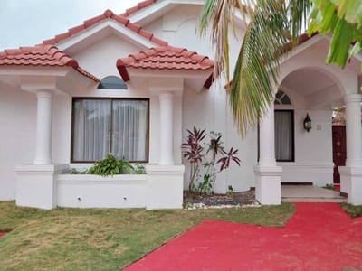 CONDOMINIO CENTURIAS – 7º ANILLO NORTE - EN ALQUILER HERMOSA CASA
