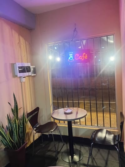 Alquilo Salon Comercial equipado frente a la UCSA barrio Bella Vista