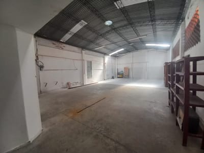 ALQUILO TINGLADO S/AVDA BRASILIA A 2 CUADRAS DE ARTIGAS