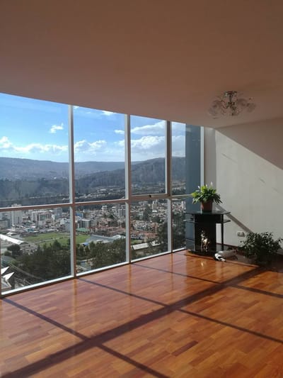 * BELLO DEPARTAMENTO EN VENTA EDIFICIO PRIVADO PISO ALTO CON ASCENSOR Y SEGURIDA