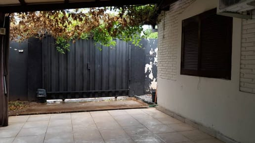 Vendo casa en villa adela 4to, luque sobre calle asfaltada zona los jardines