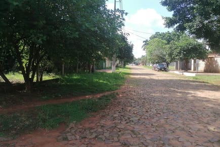 VENDO TERRENO EN LAURELTY LUQUE - APTO PARA CREDITO BANCARIO