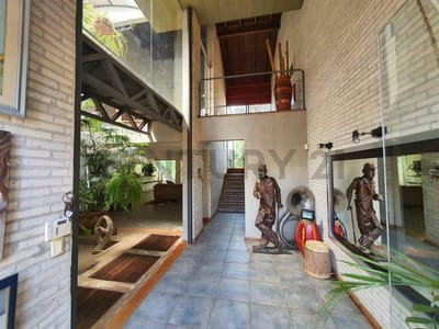 Vendo casa moderna en Villa Aurelia