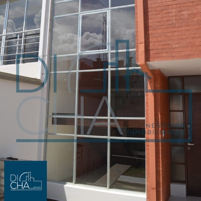 EN VENTA CASA A ESTRENAR EN TROJES