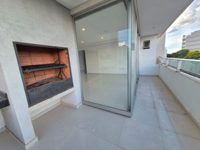 Excelente Departamento De 125 M2 En Barrio Jara, Avenida Brasilia