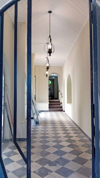 ALQUILO AMPLIA RESIDENCIA ESTILO COLONIAL EN EL CENTRO DE ASUNCIÓN