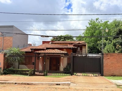 Amplia residencia en Fernando zona Norte