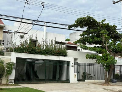 Casa Grande en Venta Ubicación privilegiada en la urbanización Cañoto
