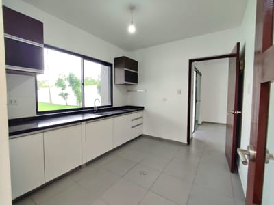 CASA EN VENTA ZONA ESTE - CONDOMINIO ICARAI