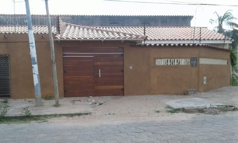 CASA EN ALQUILER $us. 800 (Zona Av. Brasil dentro del 2do anillo)