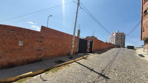 AMPLIO TERRENO EN VENTA EN BAJO LLOJETA