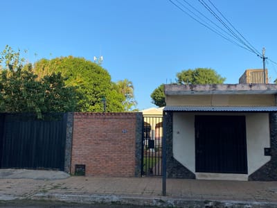 En venta casa a refaccionar en Fernando de la Mora Zona Norte