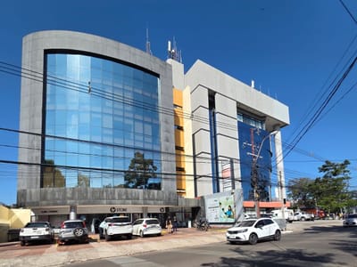 ALQUILO OFICINA DE 100 m2. EN BARRIO MCAL. FRANCISCO SOLANO LOPEZ
