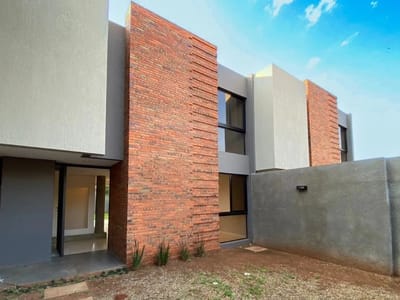 EN VENTA DÚPLEX A ESTRENAR EN LUQUE