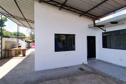 En Venta! Amplia Casa Comercial en Zona Sur