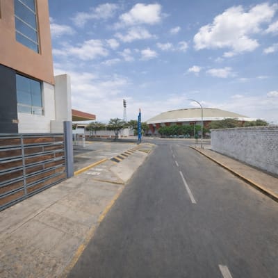 COCHERA EN TRUJILLO! | Las Quintanas – Frente al Gran Chimú   