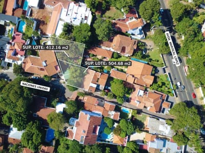 Amplia residencia de 2 plantas en terreno de 918 m² | Mcal.