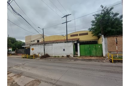 Galpón de 430 m² en Lambaré · USD 130.000 · a metros de Av. Bruno Guggiari