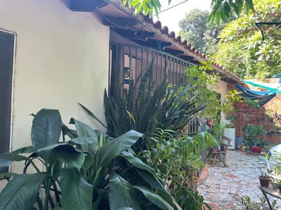 VENDO TERRENO con CASITA A RECICLAR! ZONA AVDA. PERÓN