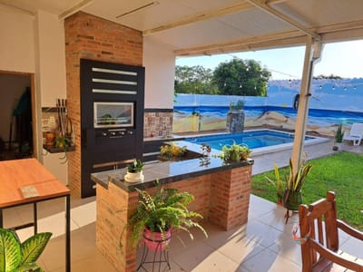 VENDO CASA CON PISCINA EN SAN LORENZO – BARRIO ESPÍRITU SANTO