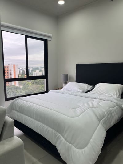 ALQUILO MONOAMBIENTE  EN LUQUE ZUBA 6 ZONA CIT