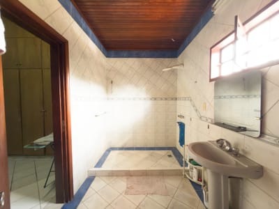 AMPLIA CASA DE 4 HAB. EN VILLA ELISA  ???????? ???????????????????? ????????????????????