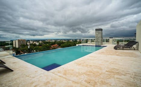 EN ALQUILER DEPARTAMENTO AMOBLADO EN LOS LAURELES