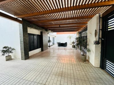 Casa en Alquiler para oficina o empresa en la Av La Sakie
