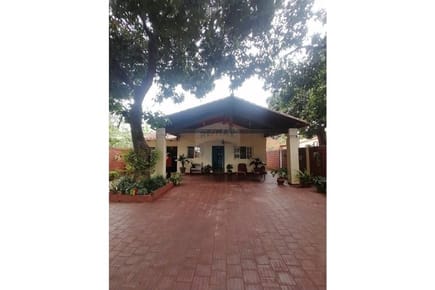 Casa - Venta - San Lorenzo Z/ BARRIO VIRGEN DE FATIMA E/ RUTA 1 Y 2