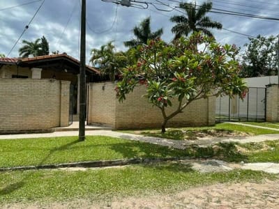 SE ALQUILA AMPLIA CASA CON EXCELENTES ESPACIOS Y UBICACIÓN ESTRATÉGICA