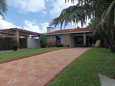 Casa en Piriapolis, Punta Fria, directo dueño. Próximo puerto y playa.