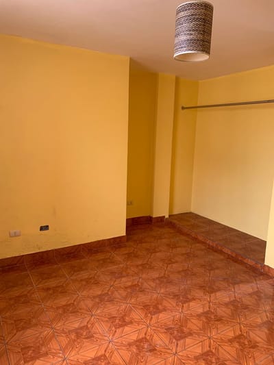 Alquilo Habitación Independiente con Baño 3° PISO - Calera de la Merced - SURQUI