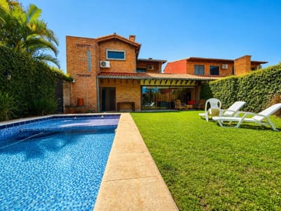 RESIDENCIA EN ALQUILER | CUARTO BARRIO – LUQUE