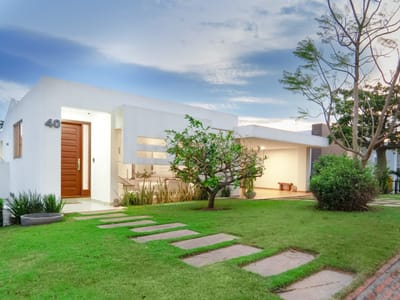 CASA EN ALQUILER DE 3 SUITE EN COND. COLINAS DEL URUBO