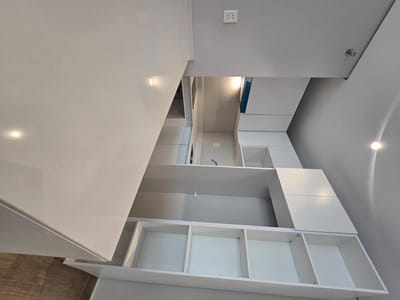 Villa Morra + 2 Ambientes , 2 baños, 1 cochera