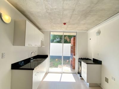 DÚPLEX EN CONDOMINIO ALTA VIDA LUQUE