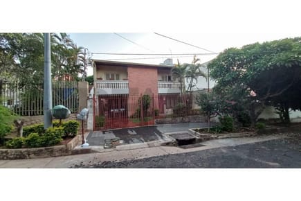 En Venta Propiedad en Barrio Bernanrdino Caballero