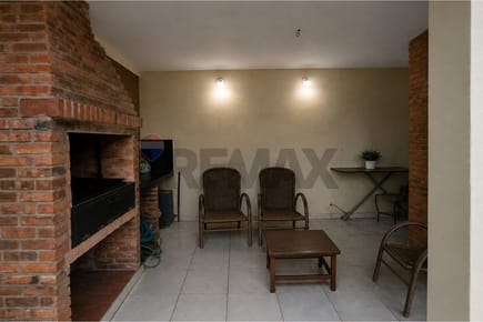 Vendo Chalet ubicado en Ruta Luque - Limpio