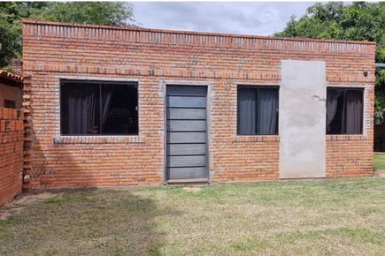 CASA EN VENTA - LUQUE 