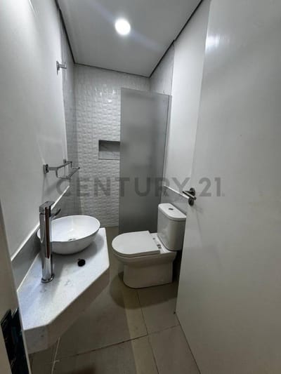 VENDO DUPLEX EN 4TO BARRIO-LUQUE