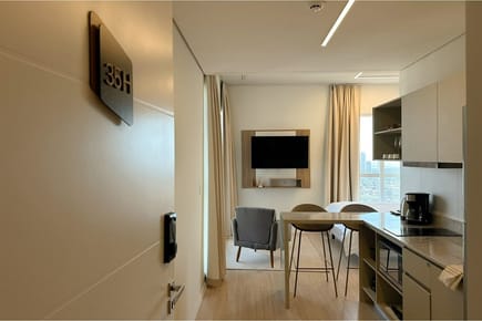 Departamento-Alquiler-Avenida Molas López con Juan XVIII, Carmelitas