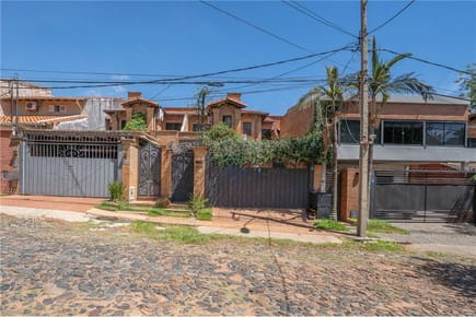 Vendo Duplex a 1 cuadra de Molas Lopez