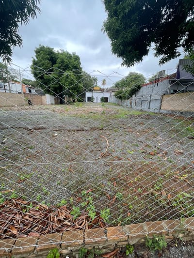 VENDO TERRENO EN ESQUINA SOBRE AVENIDA ESPAÑA