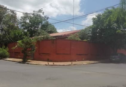 En venta amplia casa en el centro de Asunción 