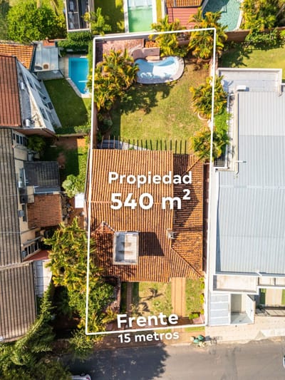 VENTA DE AMPLIA PROPIEDAD A REFACCIONAR O DEMOLER EN EL BARRIO  VILLA AURELIA