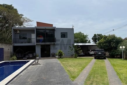 ALQUILO CASA CON PISCINA EN ÑEMBY