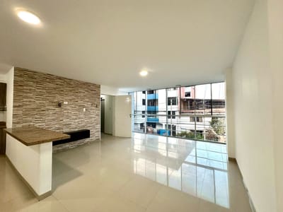 Amplia Departamento  En Venta– Urb. Miraflores - Piura