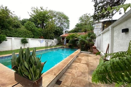 Casa amplia en Venta Asunción - Barrio Nazareth