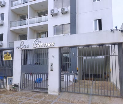 Departamento con 3 dormitorios - Ubicado a una cuadra del segundo anillo